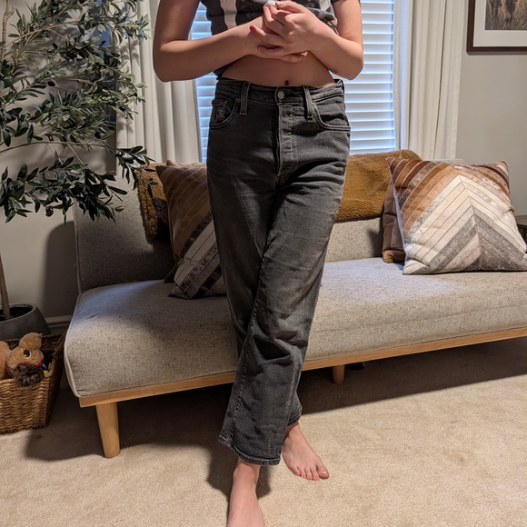 Levi's  Ribcage Straight-Leg Jeans - Picture 2 of 9